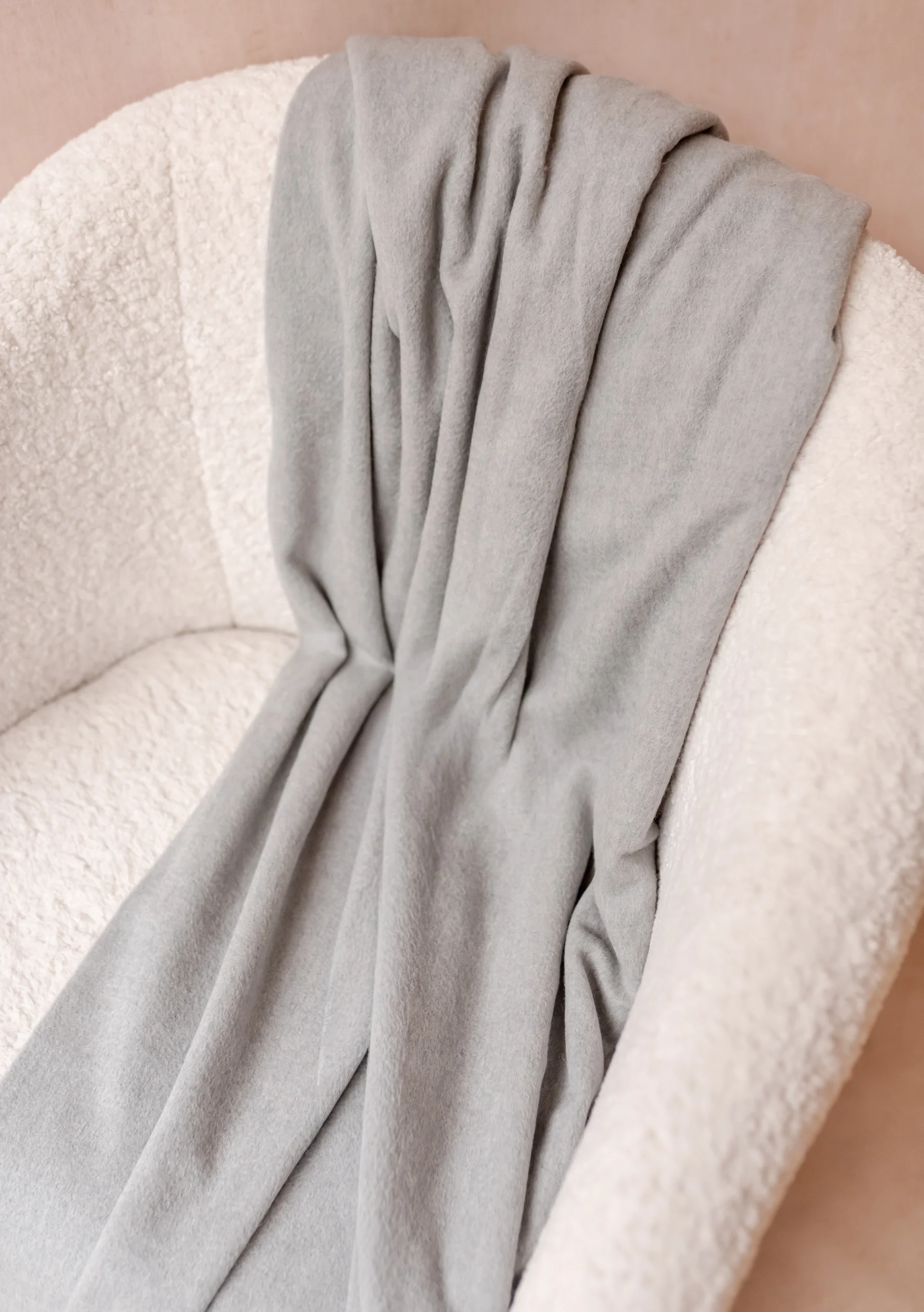 Cashmere Blanket in Light Grey Melange - Image 2