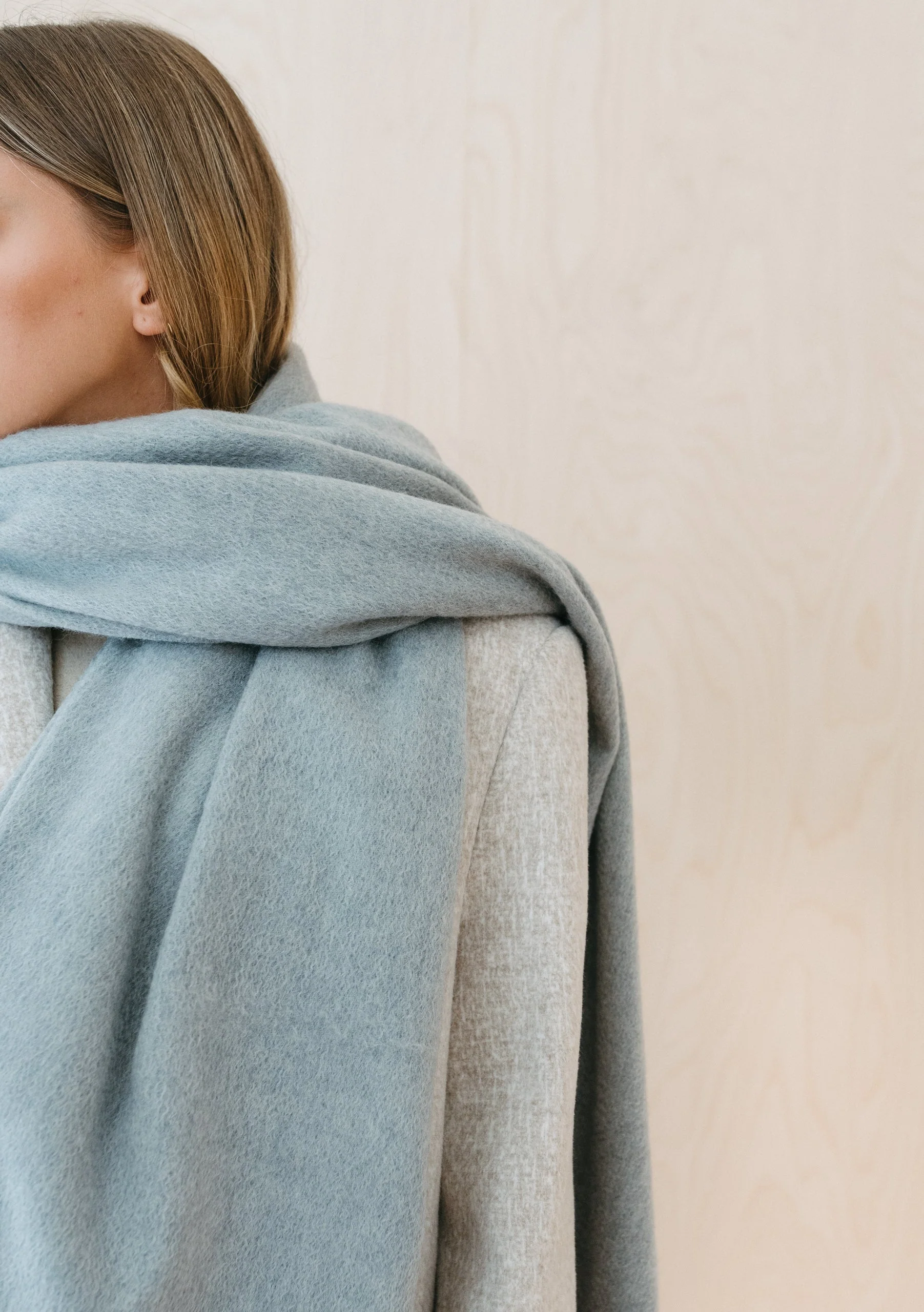 Cashmere Blanket Scarf in Light Grey Melange - Image 3