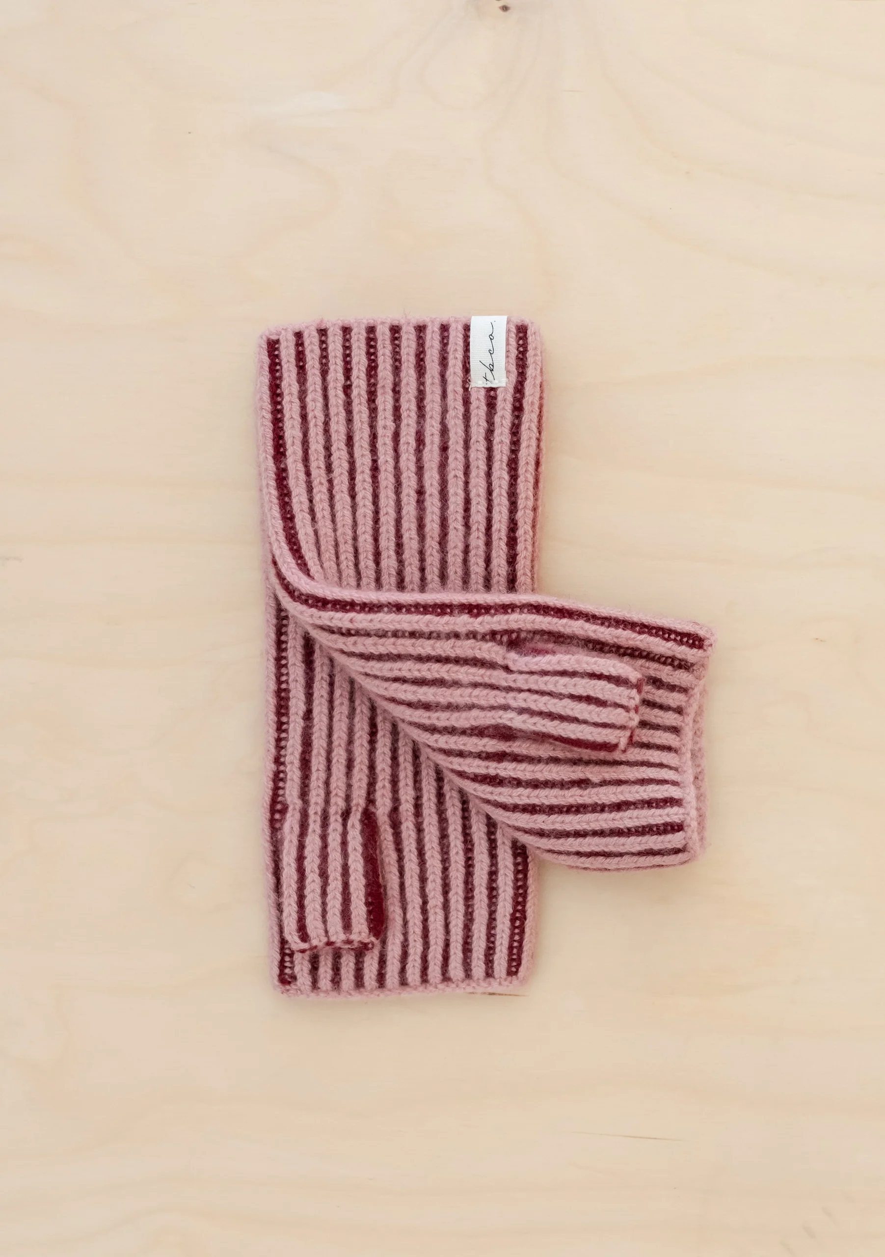 Cashmere & Merino Wrist Warmers in Burgundy Two-Tone - Image 2