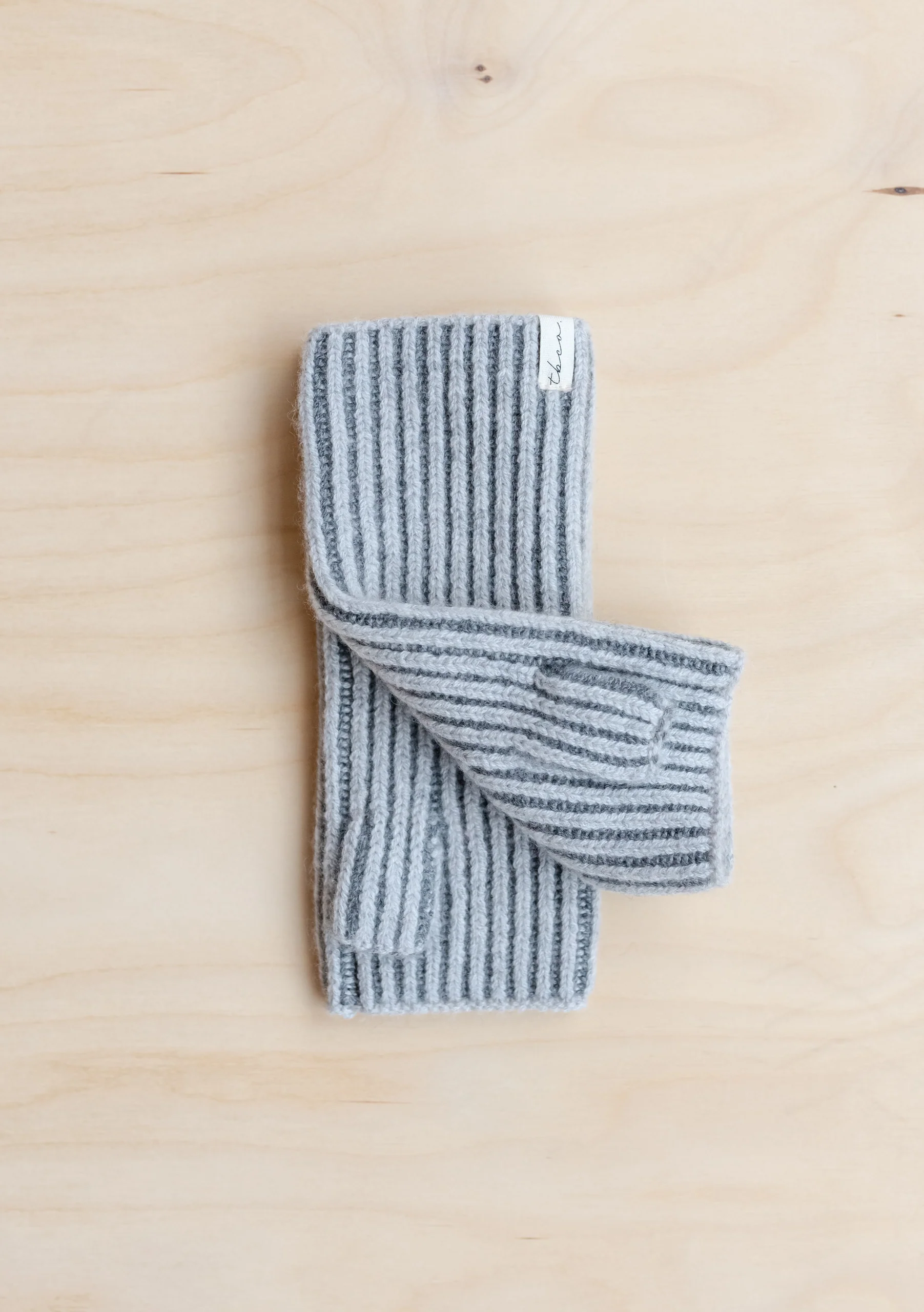 Cashmere & Merino Wrist Warmers in Charcoal Two-Tone - Image 2