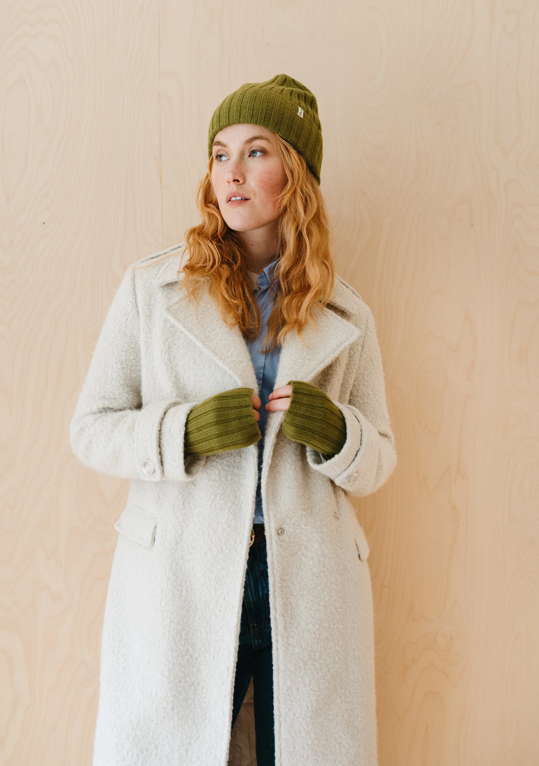Cashmere & Merino Wrist Warmers in Olive - Image 2