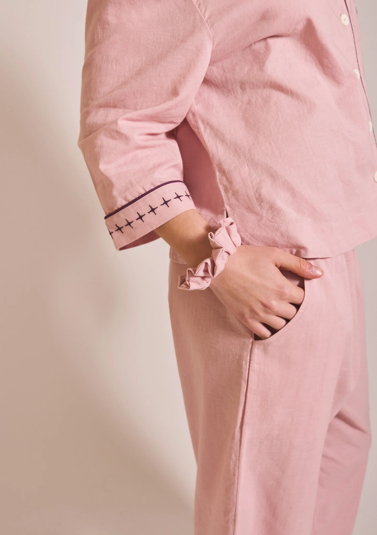 Cropped Cotton & Linen Pyjamas in Pink - Image 6