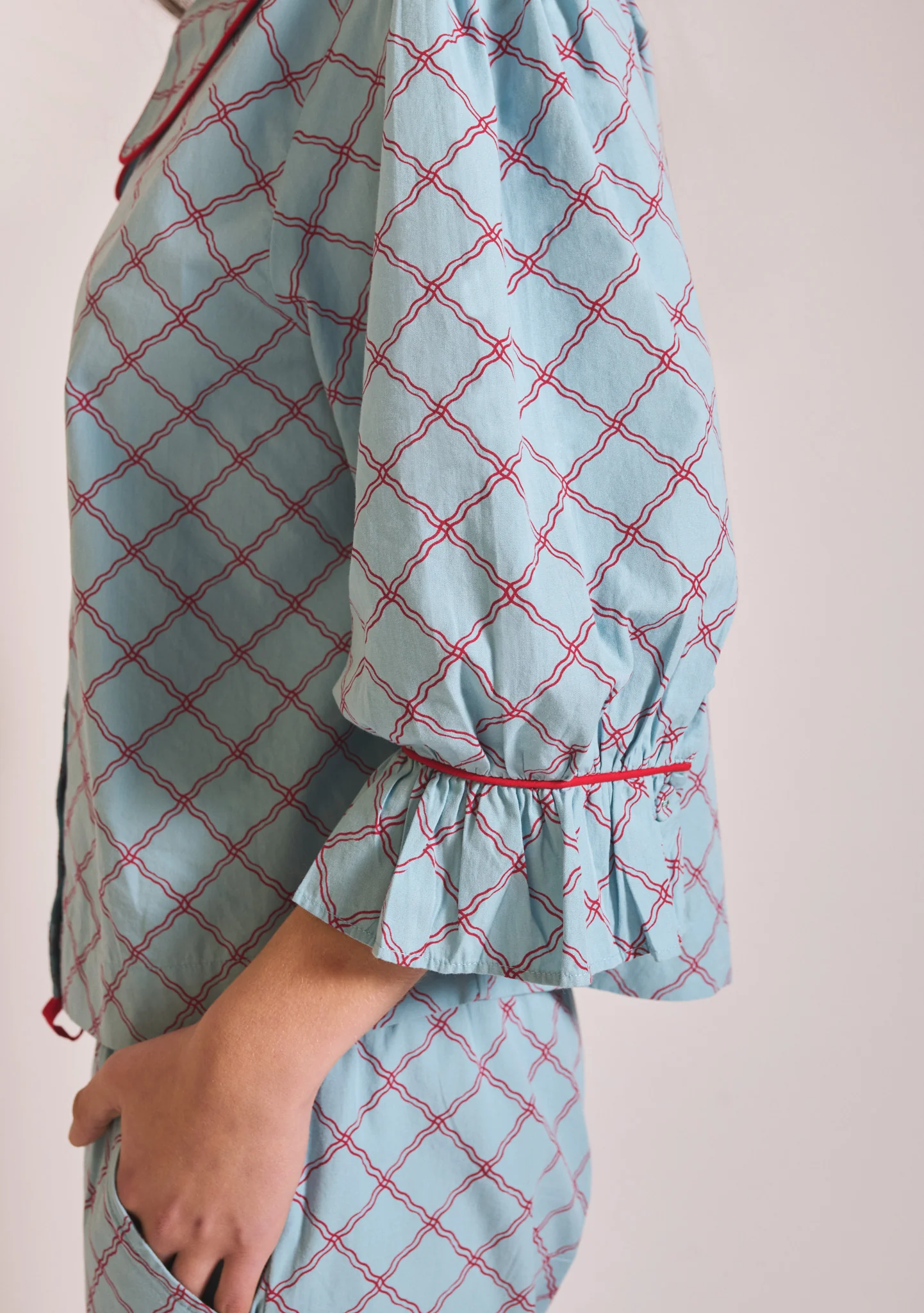 Cropped Cotton Pyjamas in Blue Lattice - Image 5