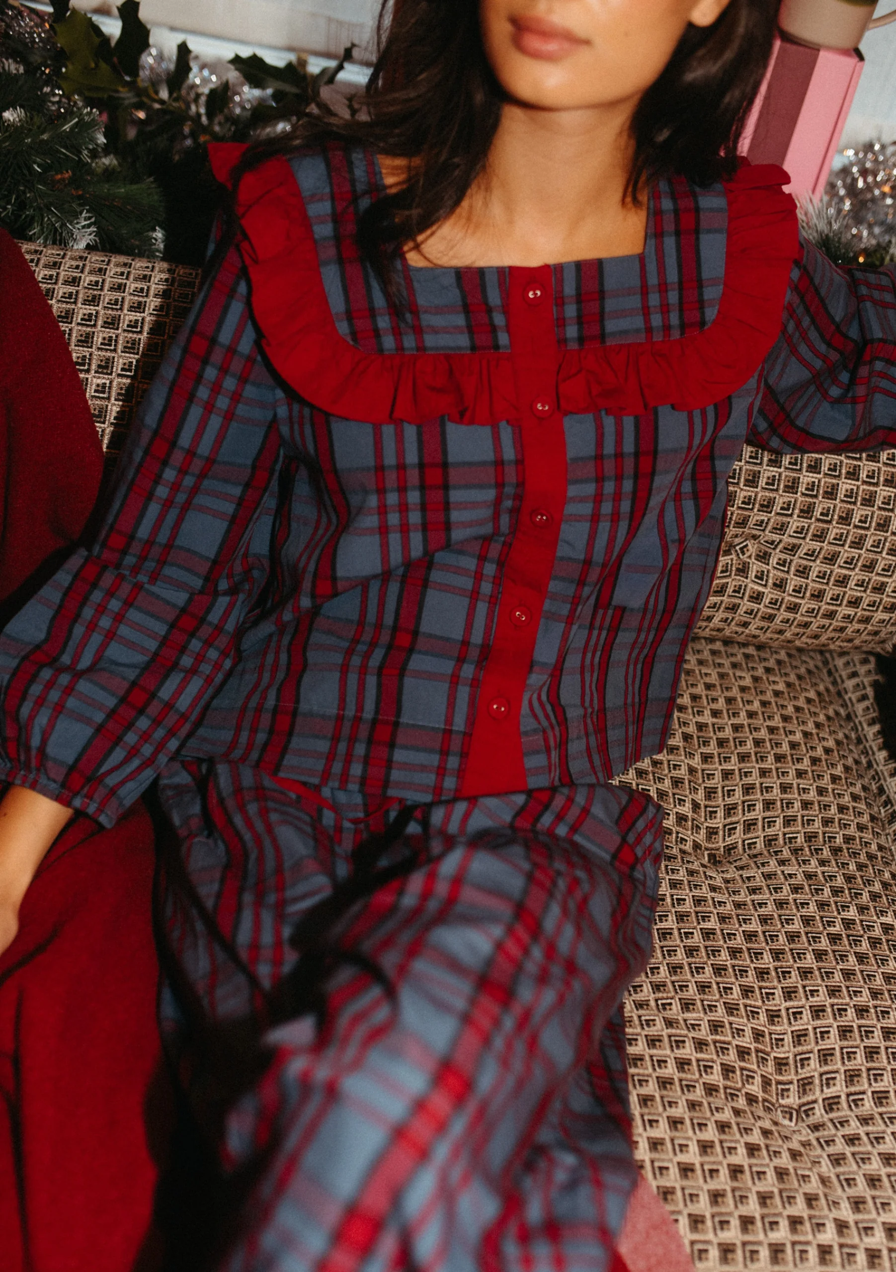 Cropped Cotton Pyjamas in Navy Tartan - Image 5