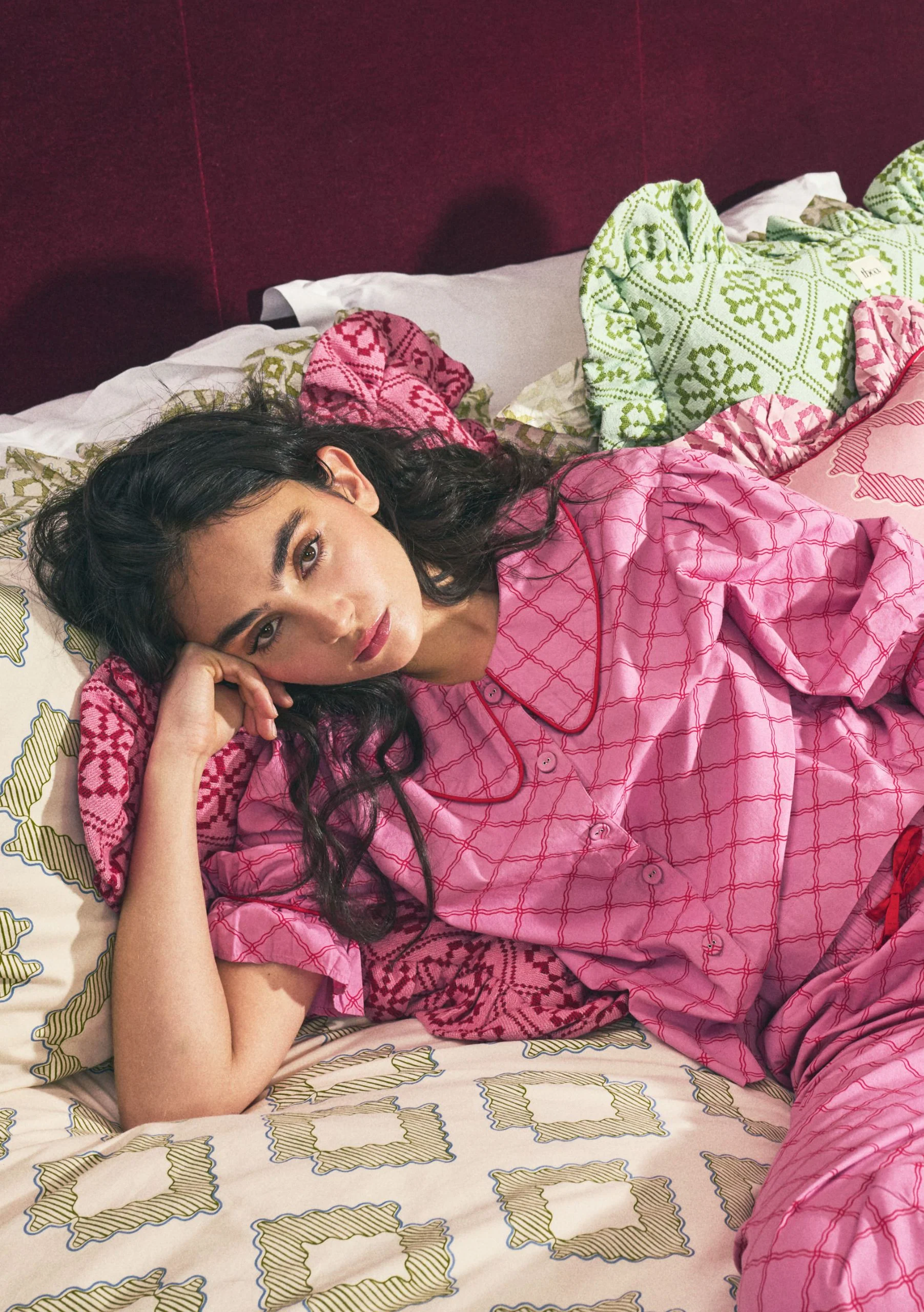 Cropped Cotton Pyjamas in Pink Lattice - Image 2