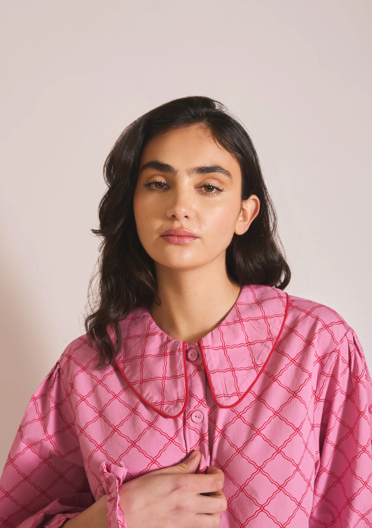 Cropped Cotton Pyjamas in Pink Lattice - Image 4