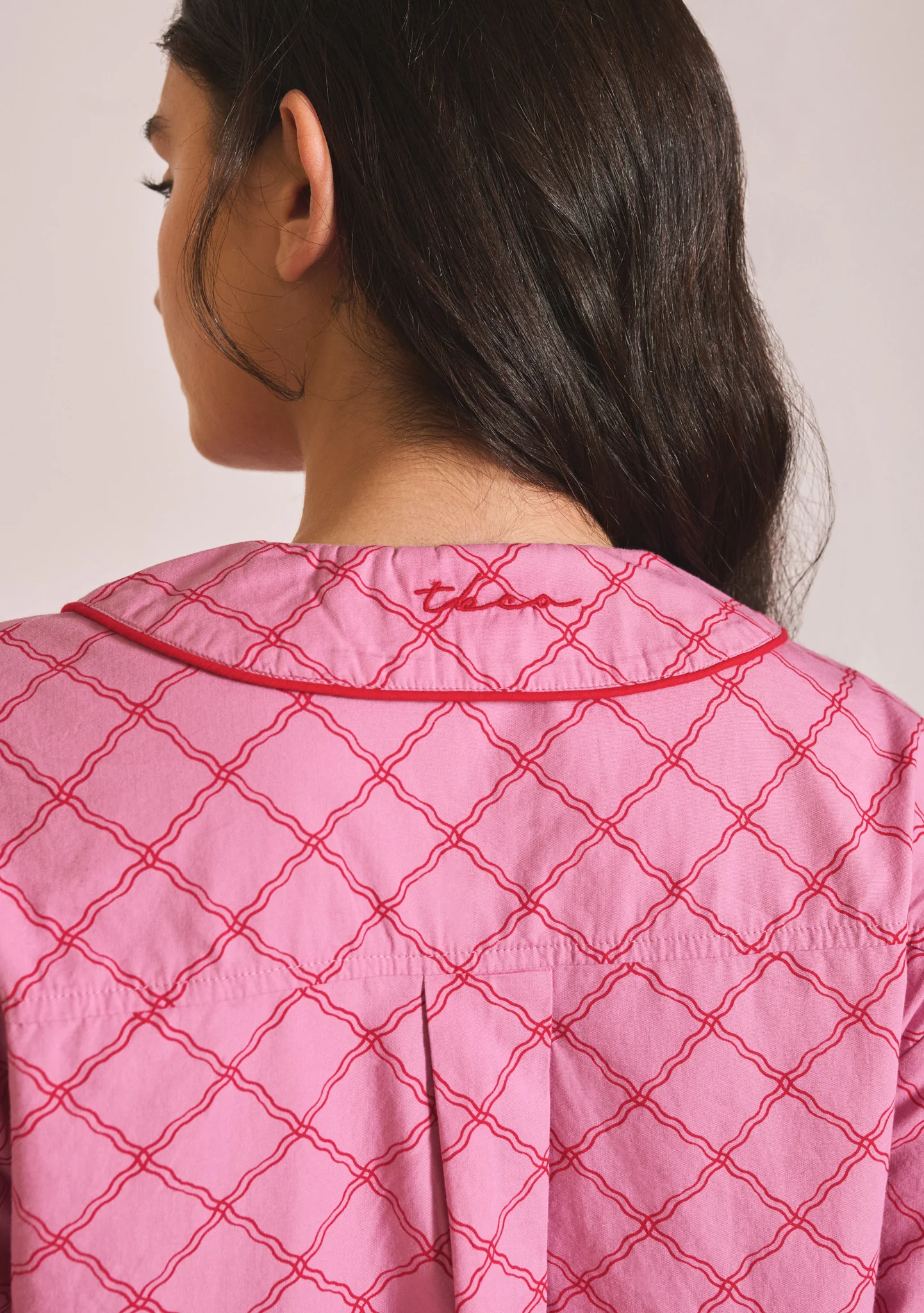 Cropped Cotton Pyjamas in Pink Lattice - Image 5