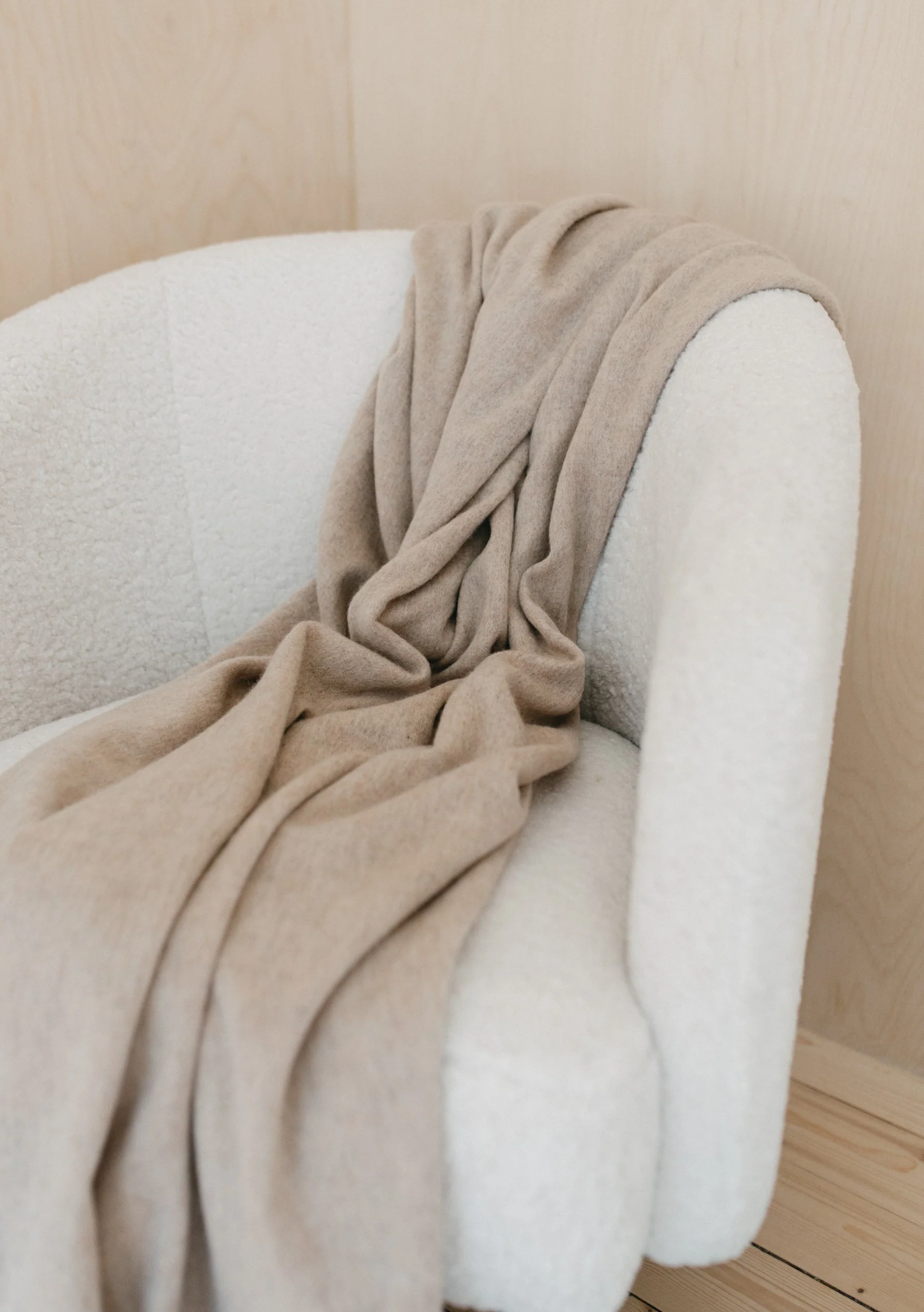 Lambswool Blanket in Oatmeal Melange - Image 3