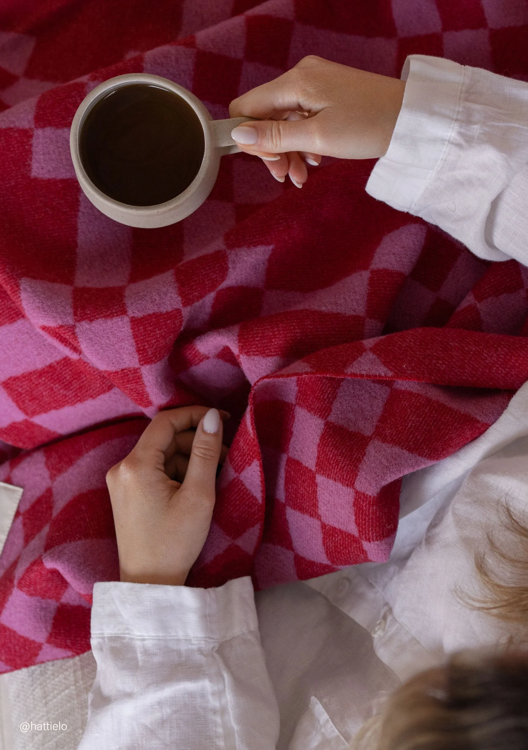 Lambswool Blanket in Pink Pixel - Image 3