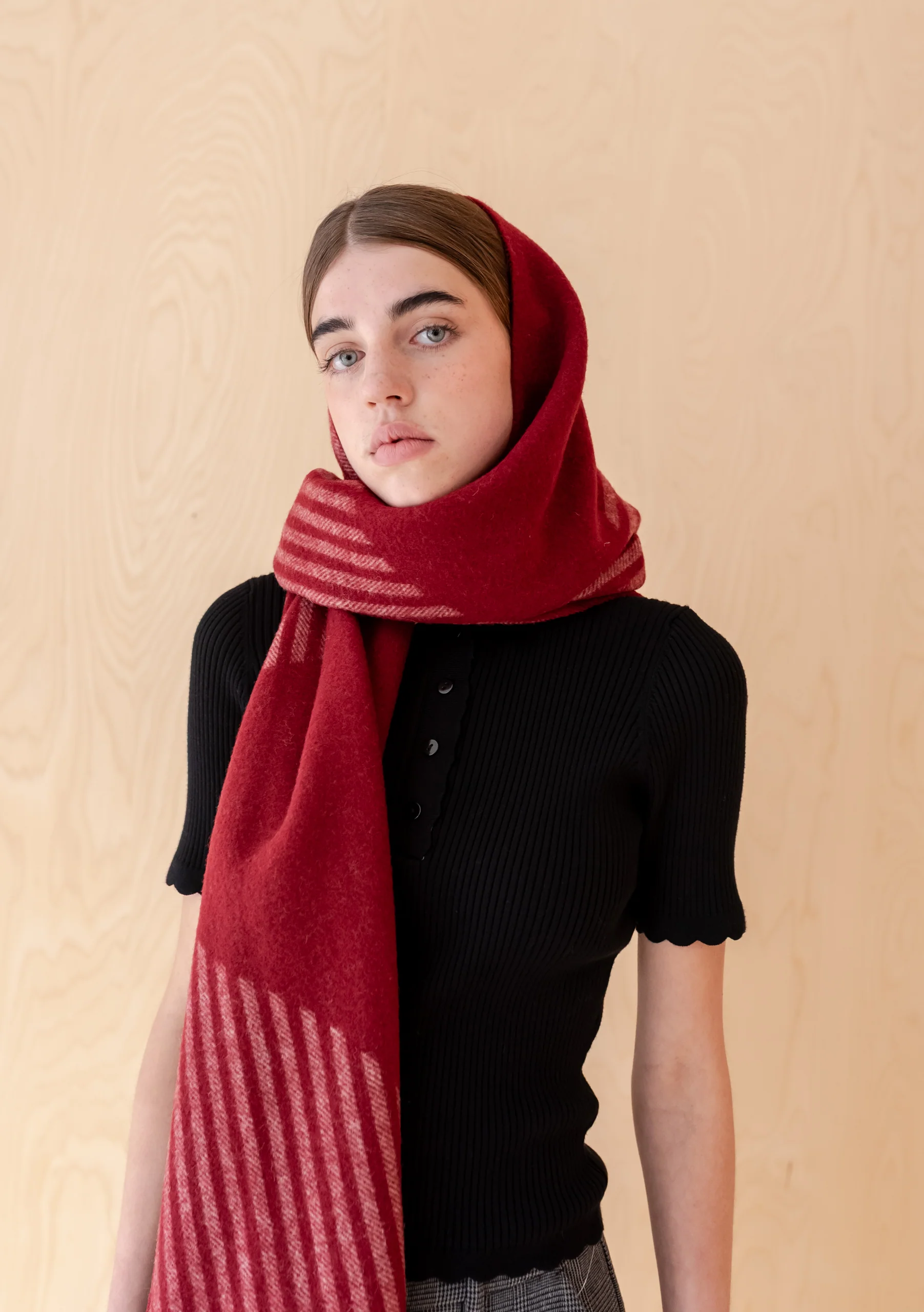 Lambswool Oversized Scarf in Burgundy Wave - Image 2