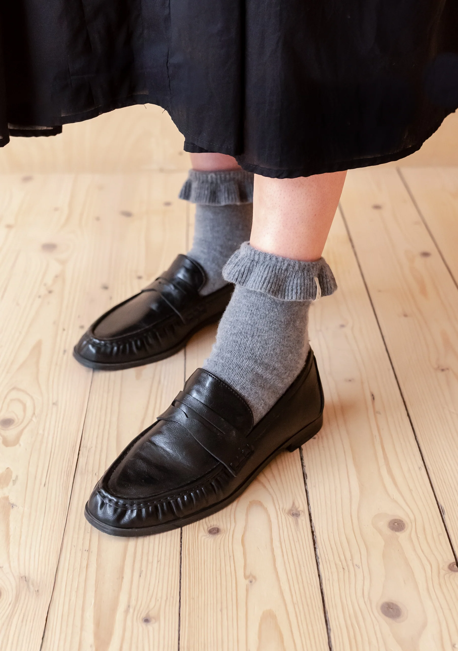Merino Wool Socks in Charcoal Frilly - Image 3