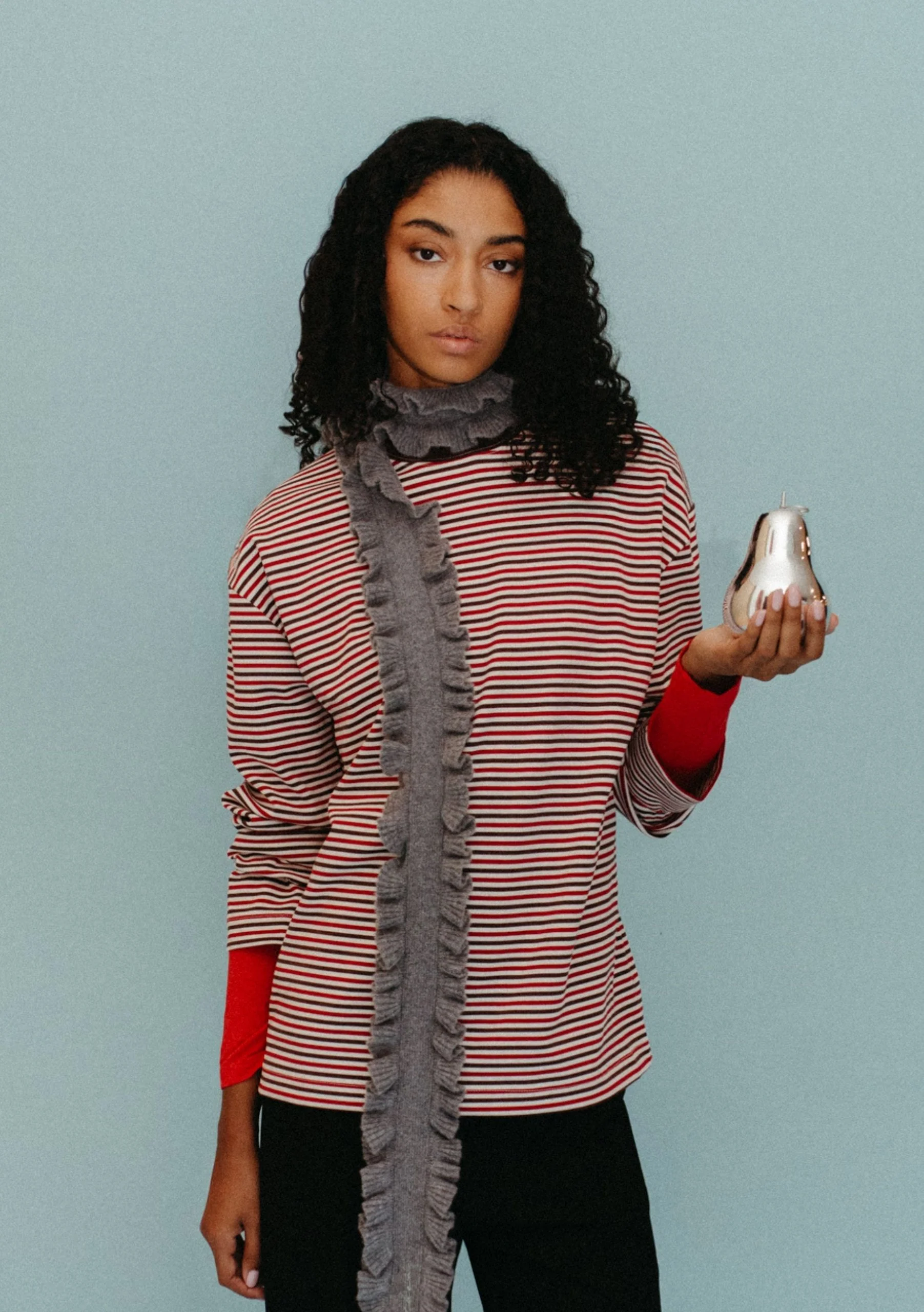 Merino Wool Skinny Scarf in Grey Ruffle