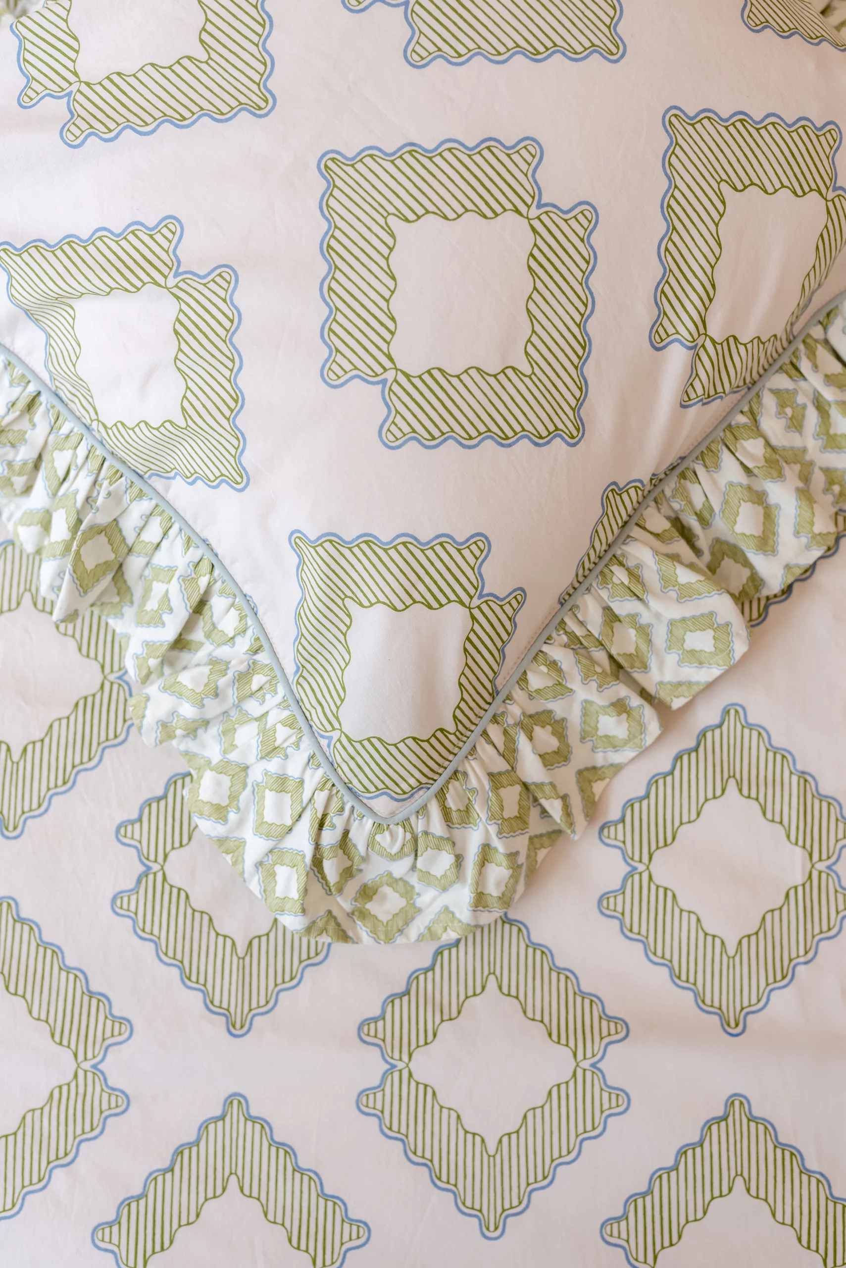 Pair of Cotton Pillowcases in Green Diamond - Image 3