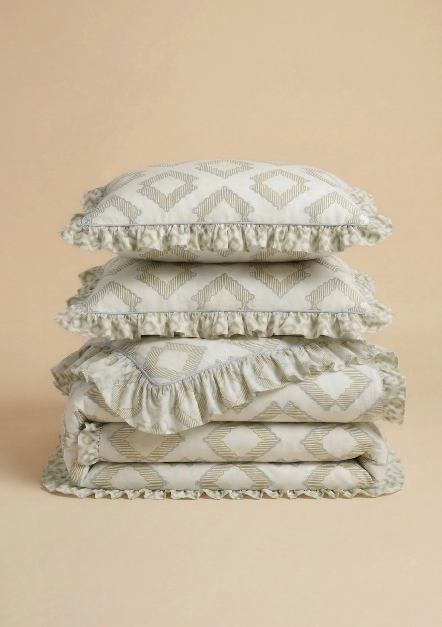 Pair of Cotton Pillowcases in Green Diamond - Image 4