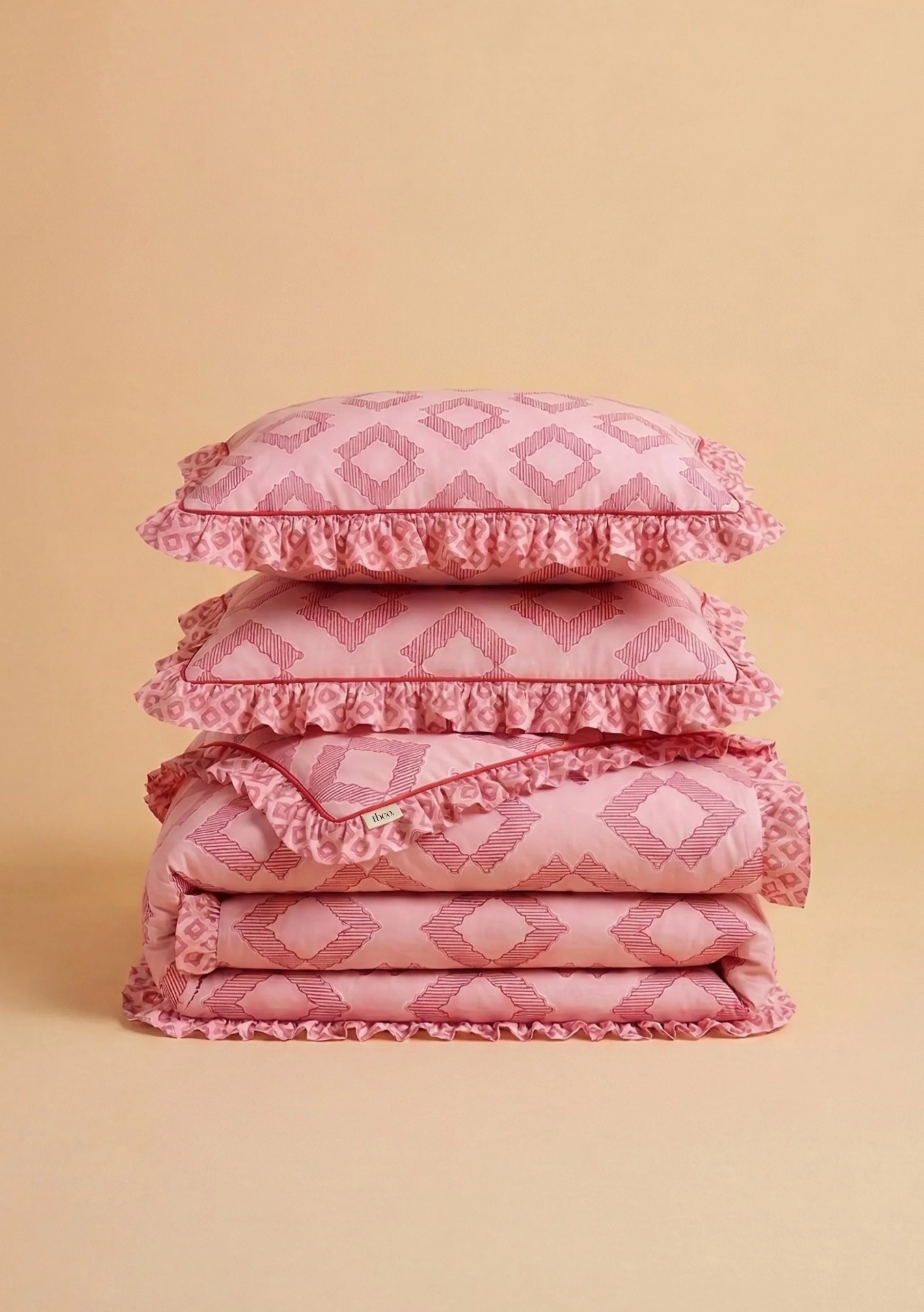Pair of Cotton Pillowcases in Pink Diamond - Image 4