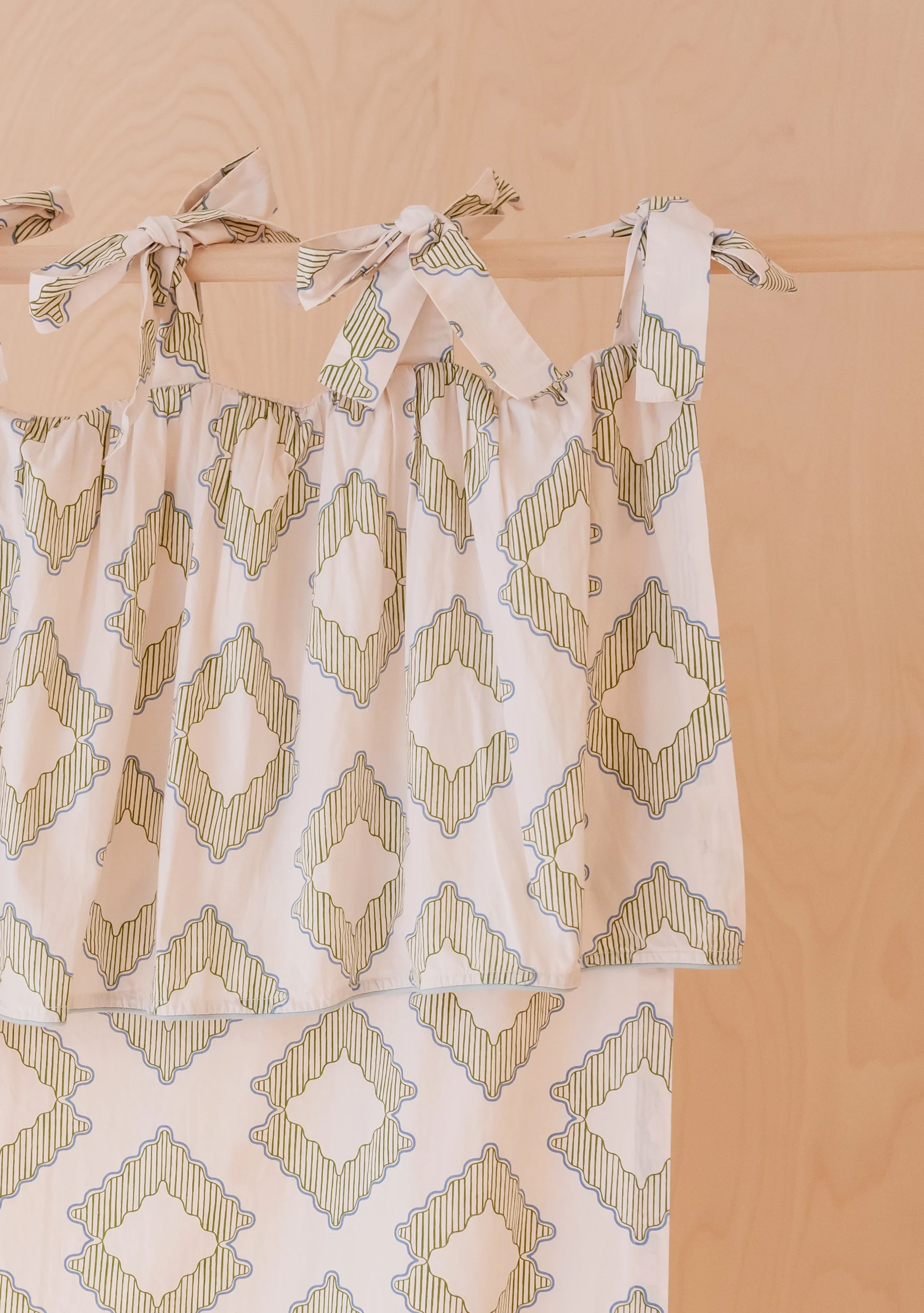 Pair of Cotton Tie-Top Curtains in Green Diamond - Image 2