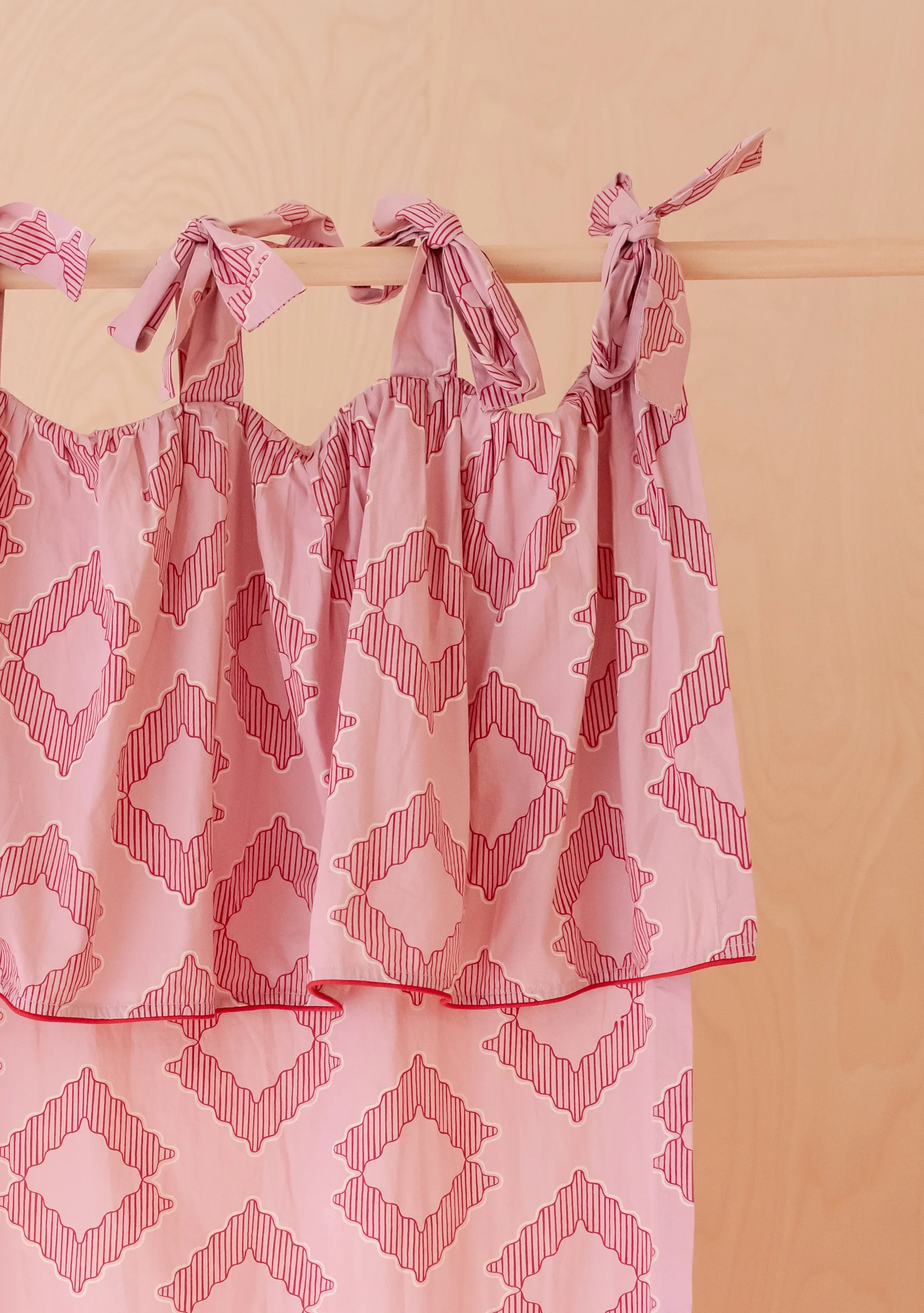 Pair of Cotton Tie-Top Curtains in Pink Diamond - Image 2