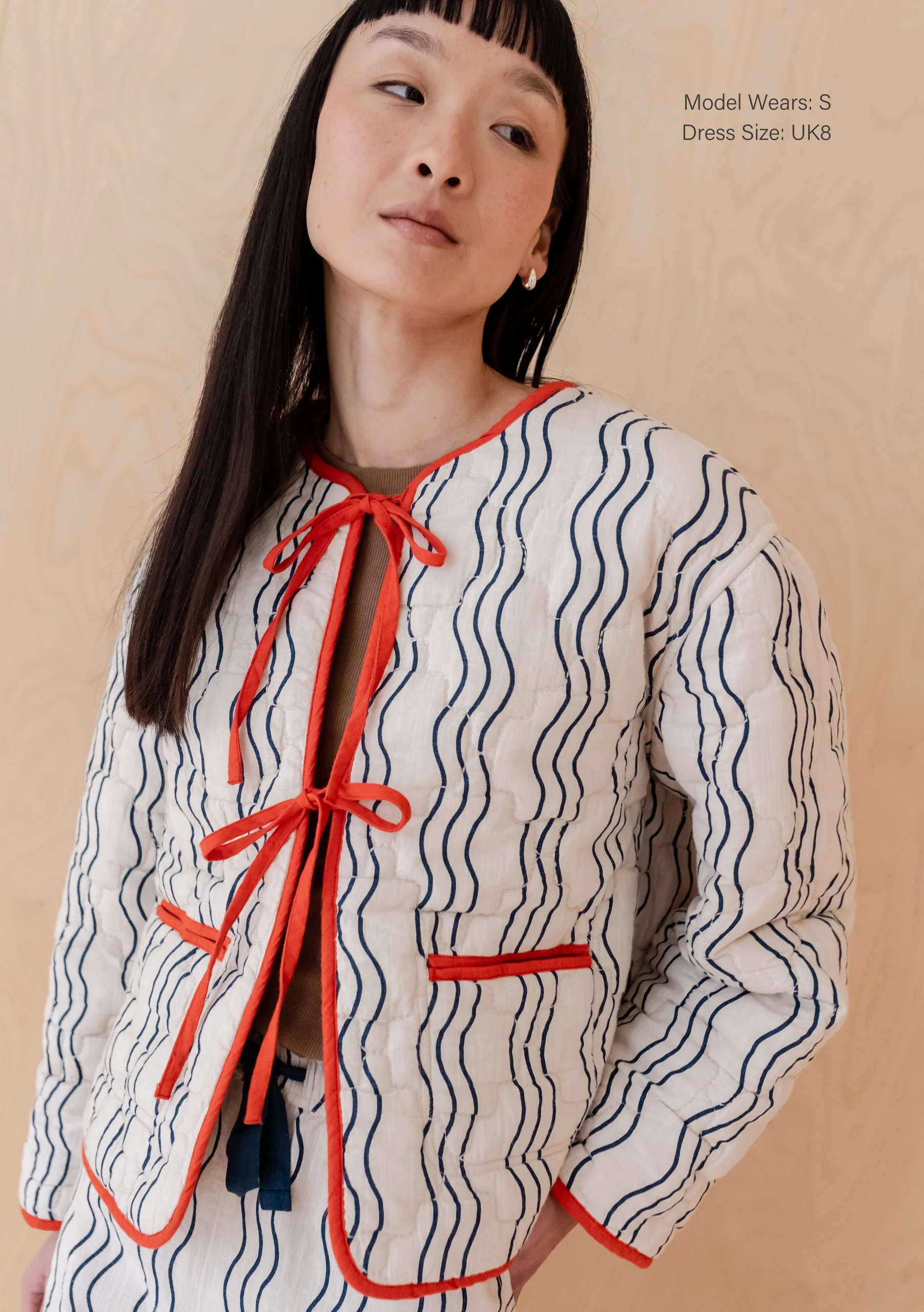 Quilted Cotton Jacket in Reversible Flora Wave - Image 7